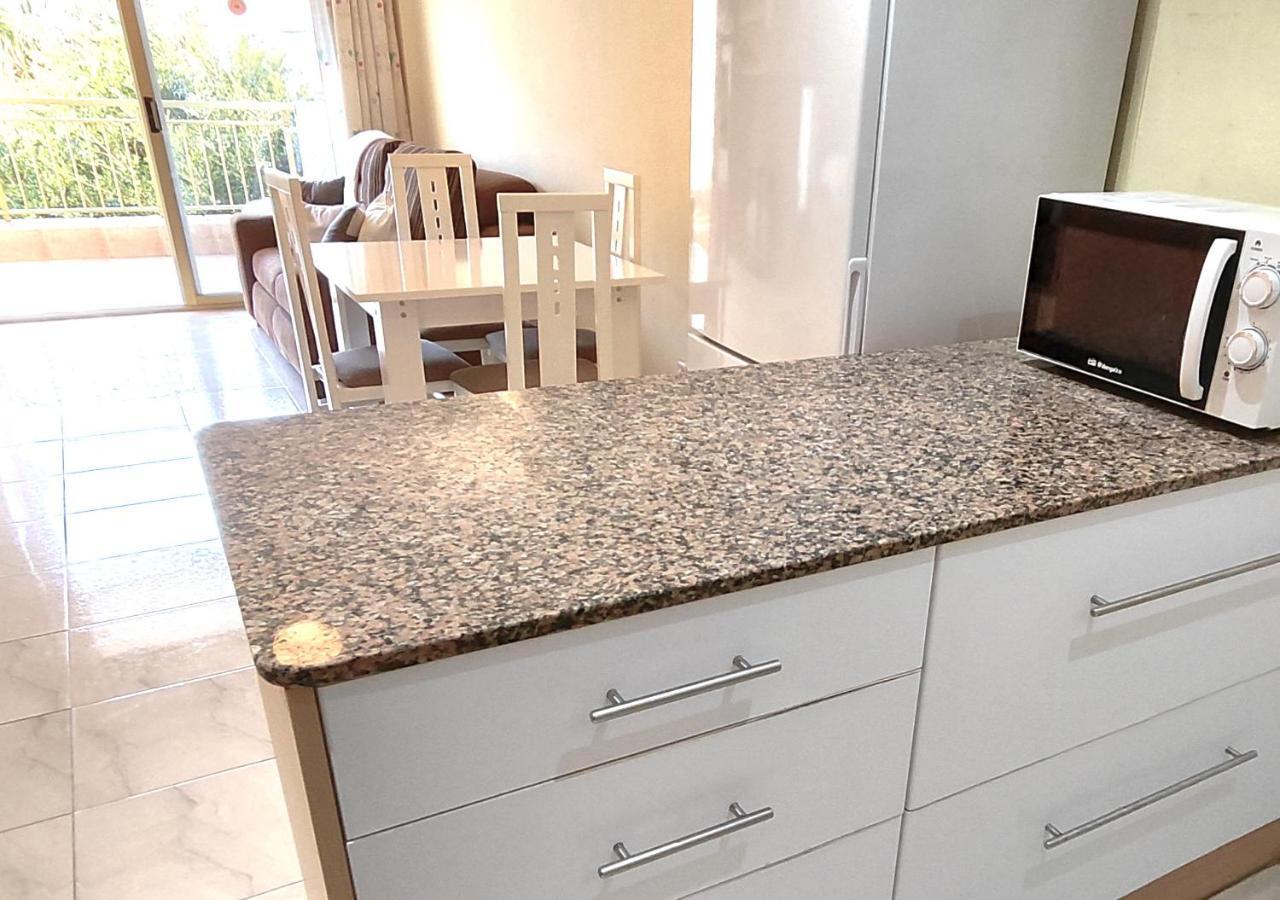 Luminoso Apartamento En Salou Con Terraza Y Parque Infantil Ideal Familias Exterior foto
