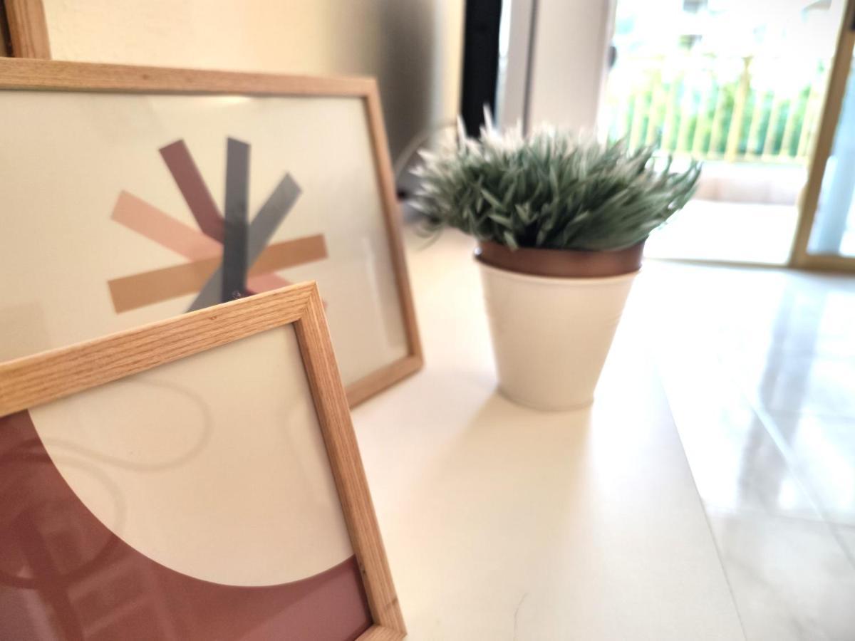 Luminoso Apartamento En Salou Con Terraza Y Parque Infantil Ideal Familias Exterior foto